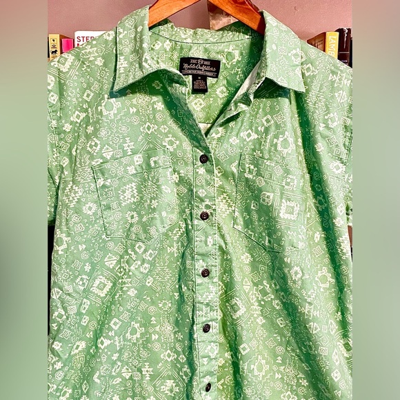 Noble Outfitters Mint Green Geometric Western Shirt – Size M - Picture 3 of 10